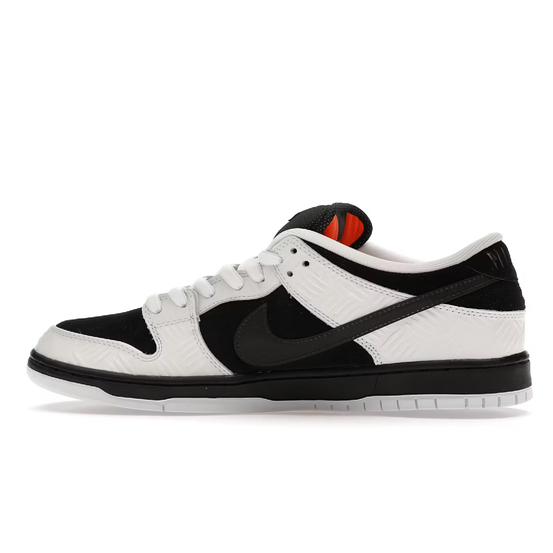 Nike SB Dunk Low TIGHTBOOTH
